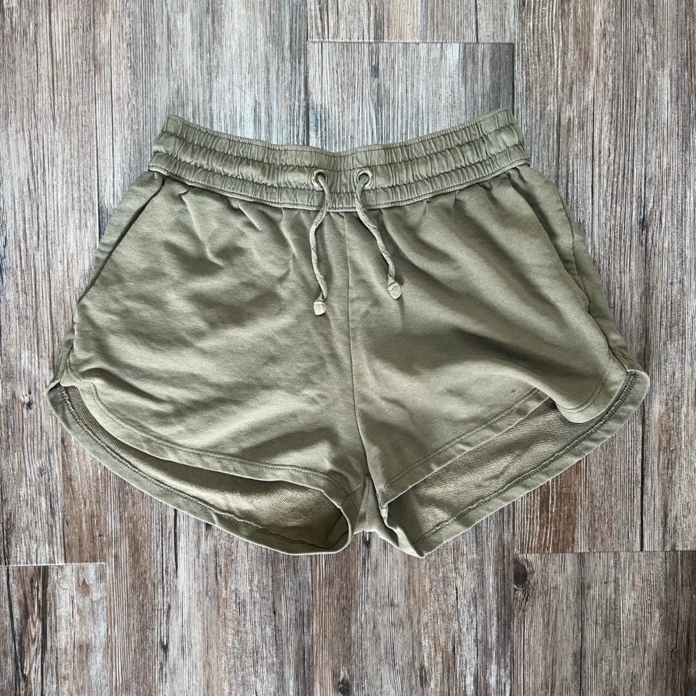H&M green shorts S